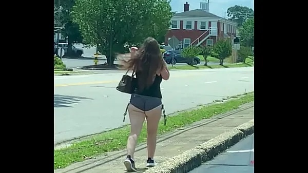 Hotte Fat plump ass in booty shorts varme filmer