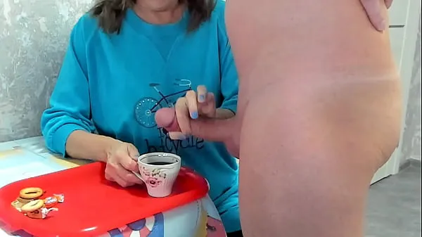 Hotte Milf granny drinks coffee with cum taboo ,big dick huge load varme film