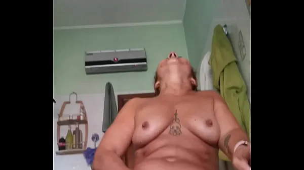 Hotte I masturbate my clit and then give a hot blowjob that fills my mouth with cum varme film
