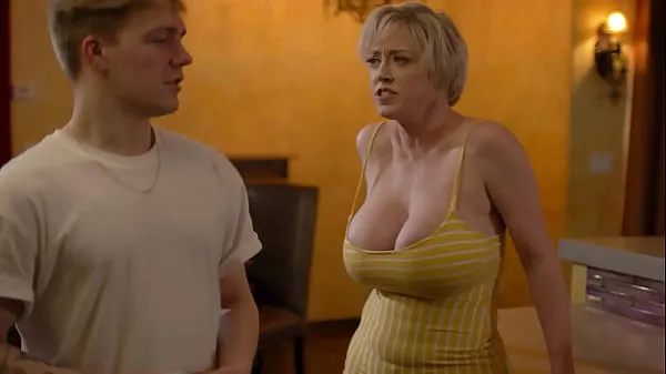 Heta Mature Step Mom with HUGE Tits Desesperately Try seduces her stepson varma filmer