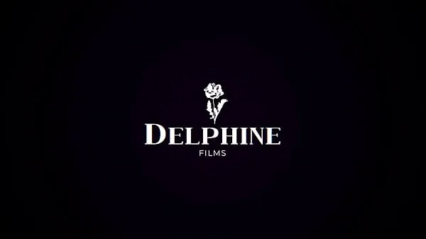 热Delphine Films- Gorgeous Gabriela Paltrova Blindfolds And Seduces Man温暖的电影