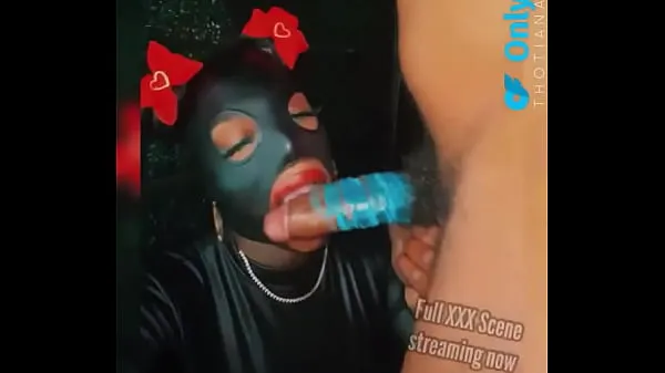 Hotte Tranny Sucks FRUIT ROLL UP Candy clean off my Dick varme filmer