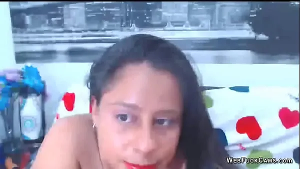 Hete Big tits Latina in thong masturbates on webcam warme films