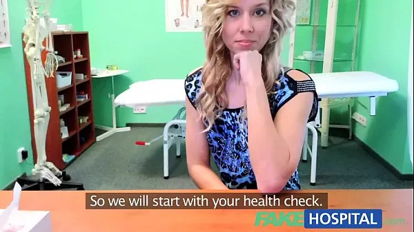 Nóng Fake Hospital Doctor offers blonde a discount on new tits in exchange for a good Phim ấm áp