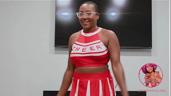 Kuumia Hairy Cheerleader Gets Gangbanged by football team (Clarkes Boutaine, Peach Fuzz, Megadrive, OmariTheRebel) Video lämpimiä elokuvia