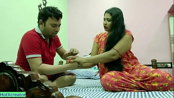 Desi Romantic Bhabhi Sex! Porokiya Sex Film hangat yang hangat