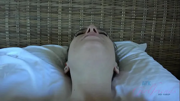 热Pornstar Gia Paige hooking up in hotel, pussy eaten and fucked doggystyle POV温暖的电影