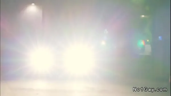 گرم Cruising around gay friends Des Irez and Evan Knoxx pull into an empty parking lot and start kissing and rimming and anal fucking in their convertable گرم فلمیں