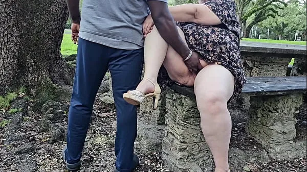 Menő Big ass Pawg hijab Muslim Milf pissing outdoor in the park and getting pussy fingered by stranger meleg filmek