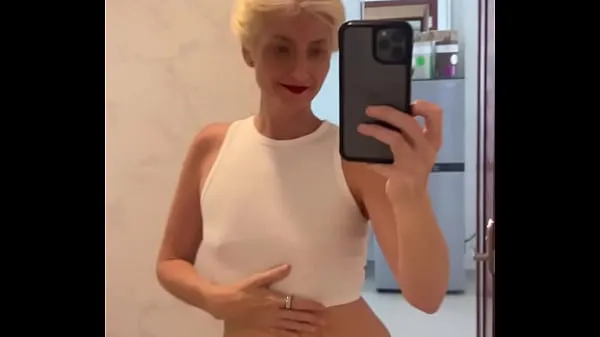 Populárne Milf's mirror selfie video horúce filmy