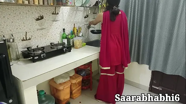 Heiße Dirty Bhabhi hatte Sex mit Devar in der Küche in Hindi-Audiowarme Filme
