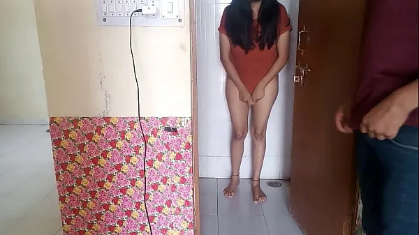 गर्म बाथरूम में चुपके से देख रहे जवान पडोसी को भाभी ने बुलाकर चूत चुदाई XXX Bathroom Sex गर्म फिल्में