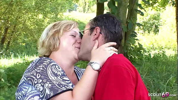 Gorące German Curvy Wife seduce to Outdoor Cheating Sex with Stranger near Beachciepłe filmy
