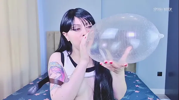 Heta Pervert teen Tifa Lockhart loves to blow bubble gum, condoms and balloons to get a huge orgasm varma filmer