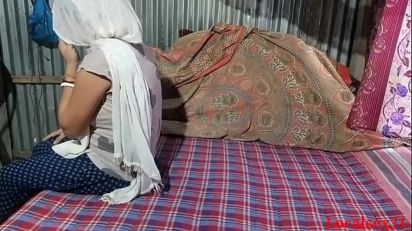 Películas calientes Esposa musulmana tiene sexo con un chico hindú en casa cálidas