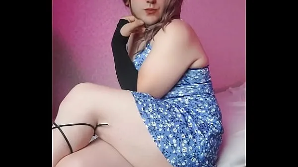 Menő on YOUTUBE This BOOTY FEMBOY Blonde Model in Her Private Room in HIGH HEELS (Crossdresser, Transvestite meleg filmek