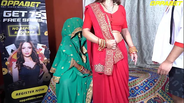 Heiße Indische Stiefmutter und Stiefsohn in Hindi-Stieffamiliewarme Filme