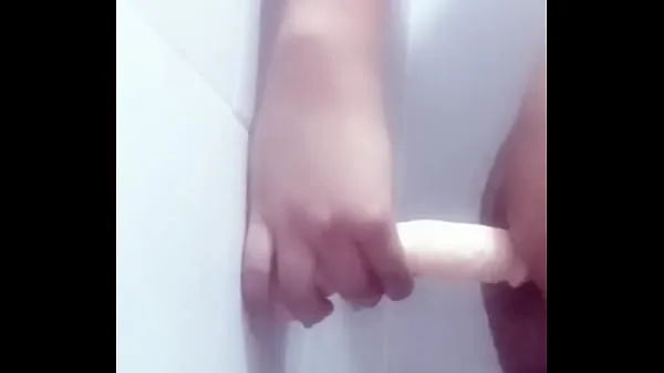 Hotte Having orgasms in the bathroom varme filmer