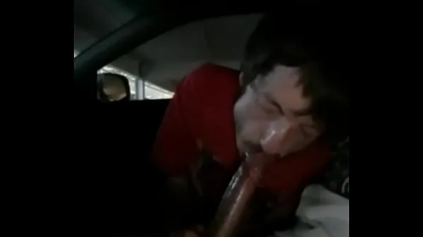 Hotte sucking regular buddy in his parked car again varme film