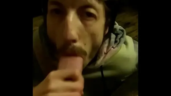 Gorące sucking off my buddy and playing with his feet part 2ciepłe filmy