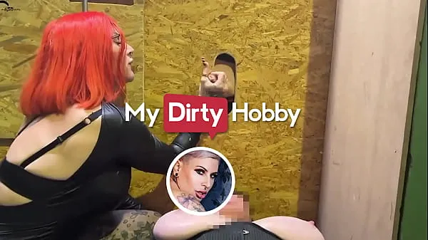Vroči MyDirtyHobby - Busty redhead jerking hard cocks in gloryhole topli filmi