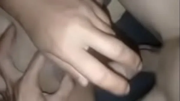 Spreading the beautiful girl's pussy, giving her a cock to suck until the cum filled her mouth, then still pushing the cock into her clit, fucking her pussy with loud moans, making her extremely aroused, she masturbated twice and cummed a lot Filem hangat panas