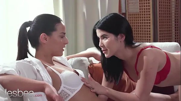 گرم Lesbea Dressed in sexy lingerie these two lesbians have intimate sex together گرم فلمیں