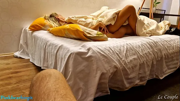 गर्म Husband is sharing his wife with a friend, who had first threesome in his life गर्म फिल्में