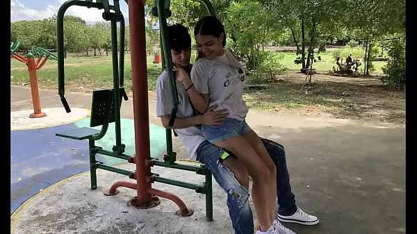 Nóng DAY 1 - STEPBROTHER INVITES HIS STEPSISTER TO BED AFTER EXERCISING IN THE OUTDOOR PARK - Surprise creampie for STEPSISTER! - FUCKED FAMILY Phim ấm áp