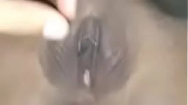 Hotte Spreading the beautiful girl's pussy, giving her a cock to suck until the cum filled her mouth, then still pushing the cock into her clitoris, fucking her pussy with loud moans, making her extremely aroused, she masturbated twice and cummed a lot varme filmer