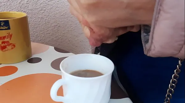Kuumia Breakfast coffee with milk lämpimiä elokuvia