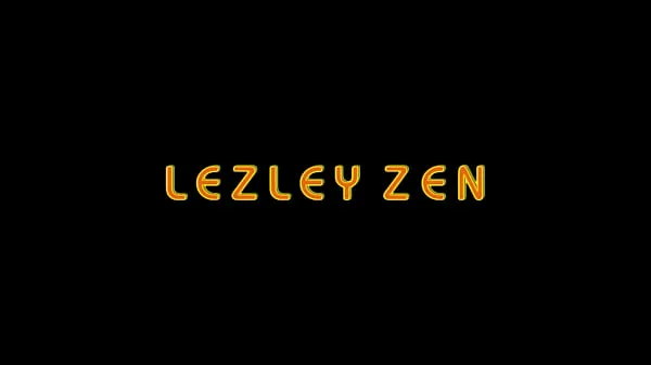 Горячие Киску брюнетки-пумы Lezley Zen отдолбил симпатичный детеныштеплые фильмы