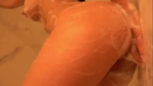 Hete Alexa Tomas' intense masturbation in the shower with 2 dildos warme films