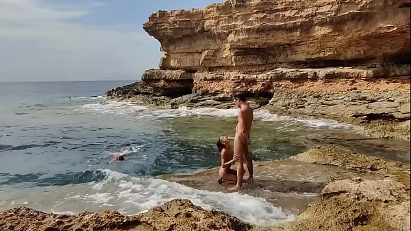 Divers watch us fuck on the beach Film hangat yang hangat