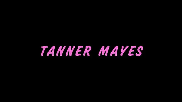 Tanner Mayes crache sur des bites et le prend dans le cul Films chauds