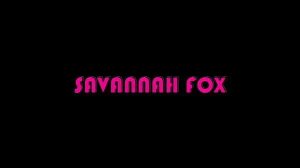 Brunette Savannah Fox Gets Creampied in Her Wet Squirting Pussy Film hangat yang hangat