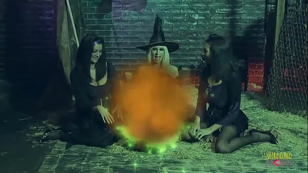 뜨거운 Witch and her slutty friends crave multiple dicks at once 따뜻한 영화