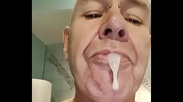 Mouth full of cum at the sauna Films chauds