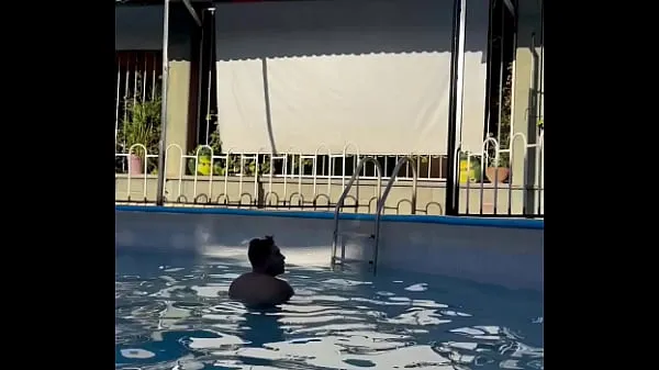 My swimming partner Film hangat yang hangat