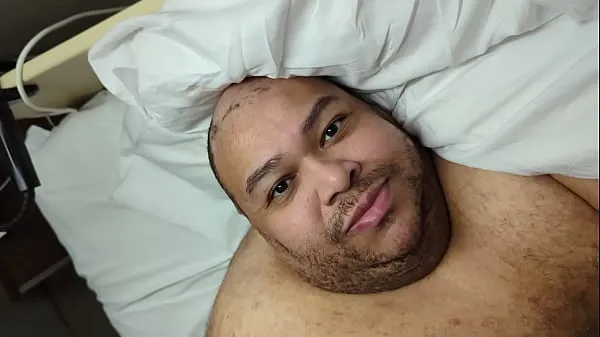 گرم Sexy Amateur Fat Man Makes A Homemade Video Of Himself Urinating In A Bed گرم فلمیں