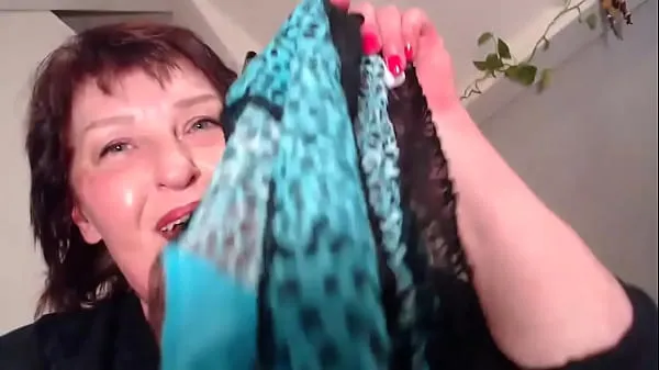 Heiße 719 Giantess Dawn finds neighbor trapped under her pantieswarme Filme