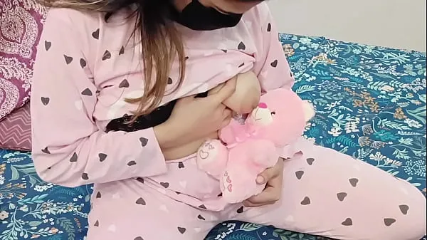 गर्म Desi Stepdaughter Playing With Her Favourite Toy Teddy Bear But Her Stepdad Looking To Fuck Her Pussy गर्म फिल्में