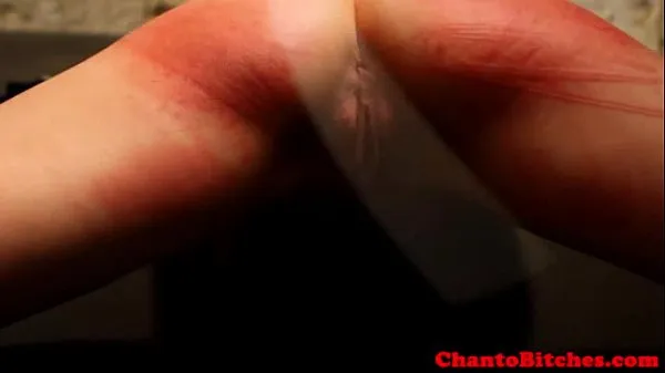 Hotte Tattooed sub caned until red raw varme film