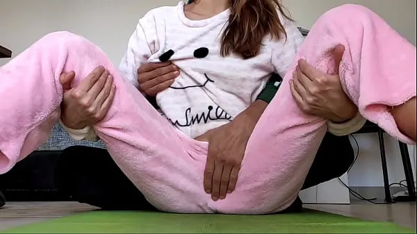 Heiße asian amateur teen play hard rough petting small boobs in pajamas fetishwarme Filme