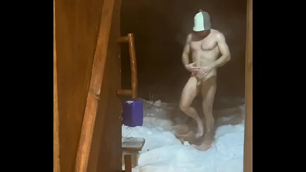 热Sex VLOG from VILLAGE / Horny in the bathhouse and jerking off a big dick / Pissing in an outdoor toilet in winter温暖的电影