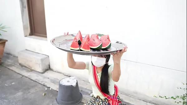 Καυτές Poor Street Food Girl Seduce Old Headmaster ζεστές ταινίες