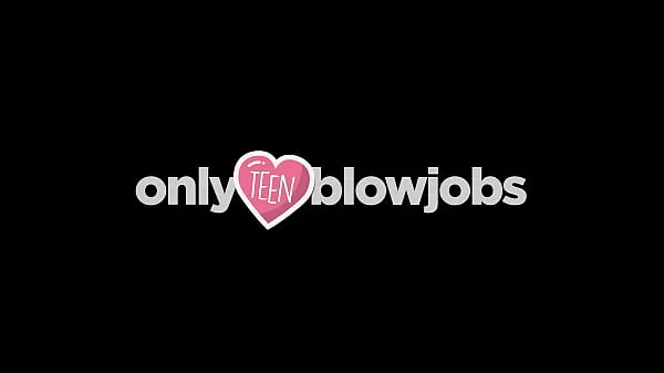 Vroči Blowpass - Small Tittied Brunette Babe Slurps On A Big Cock topli filmi
