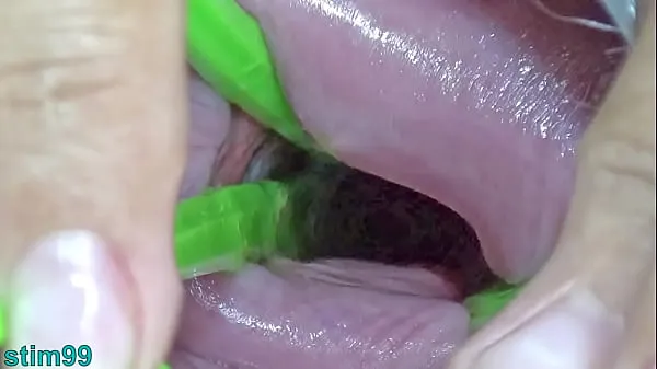Uncensored Cervix Dilation. Japanese milf with stretched cervix inserting big kinky sex toys Films chauds
