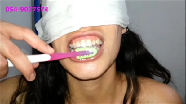 Sharon From Tel-Aviv Brushes Her Teeth With Cum Film hangat yang hangat