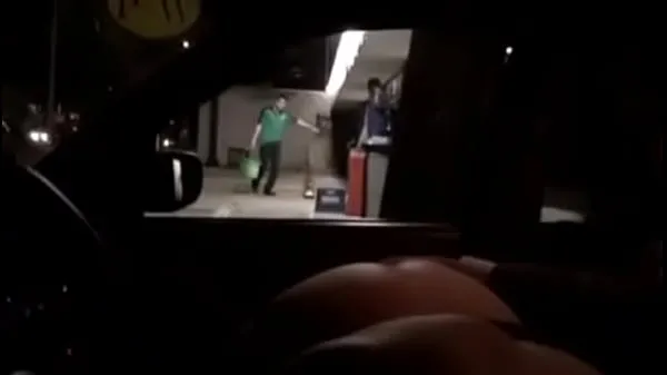 热Kim Exhibicionista mostrando el culo a estraños en el auto México DF温暖的电影